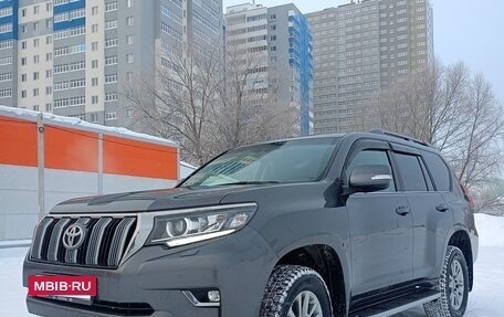 Toyota Land Cruiser Prado 150 рестайлинг 2, 2017 год, 4 300 000 рублей, 12 фотография