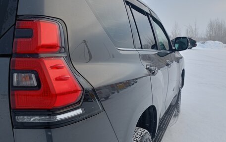 Toyota Land Cruiser Prado 150 рестайлинг 2, 2017 год, 4 300 000 рублей, 15 фотография