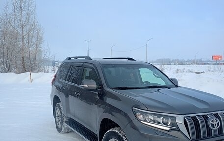 Toyota Land Cruiser Prado 150 рестайлинг 2, 2017 год, 4 300 000 рублей, 14 фотография
