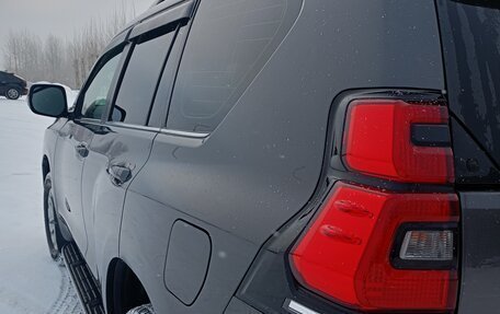 Toyota Land Cruiser Prado 150 рестайлинг 2, 2017 год, 4 300 000 рублей, 17 фотография