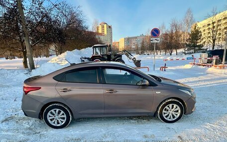 Hyundai Solaris II рестайлинг, 2018 год, 990 000 рублей, 6 фотография