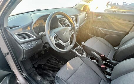 Hyundai Solaris II рестайлинг, 2018 год, 990 000 рублей, 11 фотография