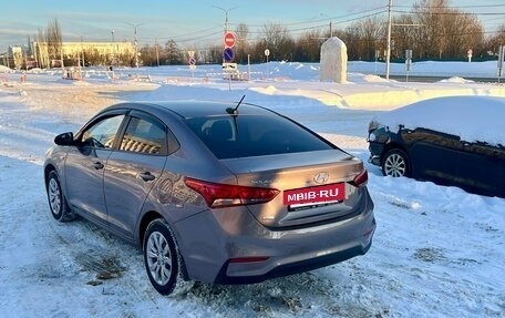 Hyundai Solaris II рестайлинг, 2018 год, 990 000 рублей, 4 фотография