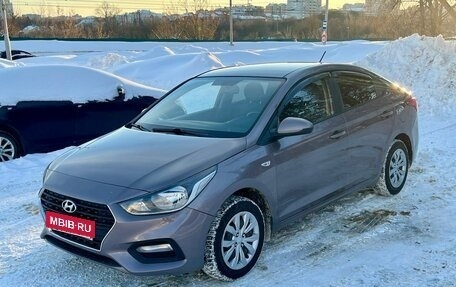 Hyundai Solaris II рестайлинг, 2018 год, 990 000 рублей, 5 фотография