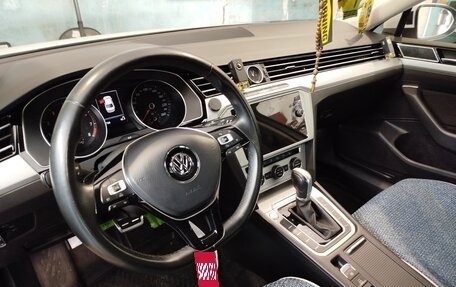 Volkswagen Passat B8 рестайлинг, 2018 год, 2 350 000 рублей, 16 фотография