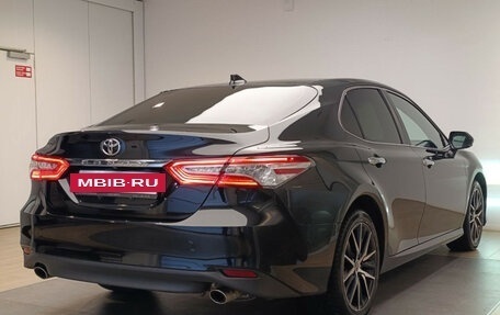 Toyota Camry, 2022 год, 3 450 000 рублей, 4 фотография