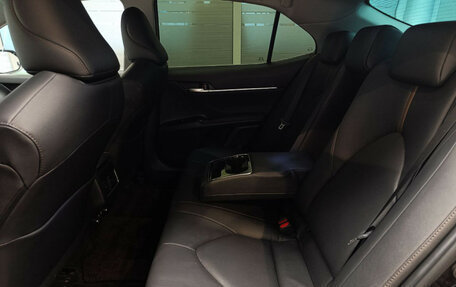 Toyota Camry, 2022 год, 3 450 000 рублей, 10 фотография