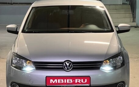 Volkswagen Polo VI (EU Market), 2014 год, 870 000 рублей, 2 фотография
