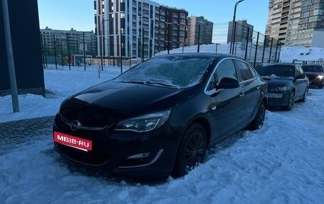Opel Astra J, 2013 год, 950 000 рублей, 2 фотография