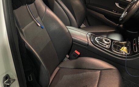 Mercedes-Benz E-Класс, 2019 год, 1 800 000 рублей, 9 фотография