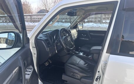 Mitsubishi Pajero IV, 2015 год, 2 050 000 рублей, 9 фотография