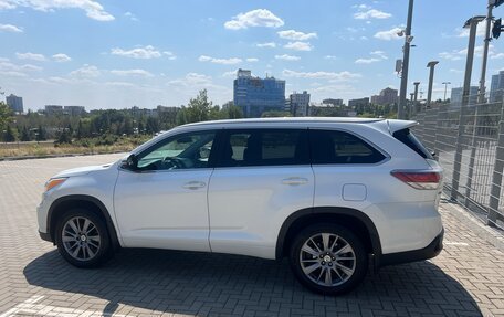 Toyota Highlander III, 2015 год, 3 100 000 рублей, 8 фотография
