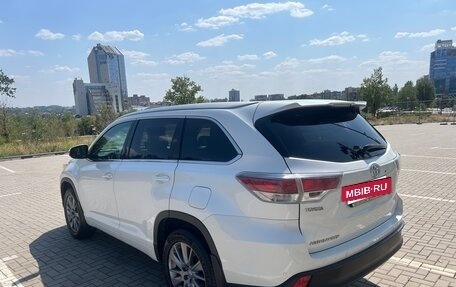 Toyota Highlander III, 2015 год, 3 100 000 рублей, 7 фотография