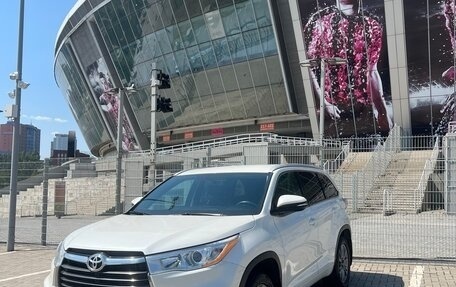 Toyota Highlander III, 2015 год, 3 100 000 рублей, 3 фотография