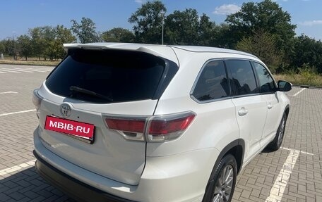 Toyota Highlander III, 2015 год, 3 100 000 рублей, 6 фотография