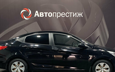 Hyundai Solaris II рестайлинг, 2015 год, 825 000 рублей, 5 фотография