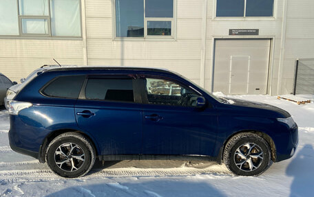 Mitsubishi Outlander III рестайлинг 3, 2013 год, 1 380 000 рублей, 4 фотография