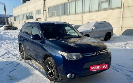 Mitsubishi Outlander III рестайлинг 3, 2013 год, 1 380 000 рублей, 3 фотография