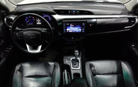 Toyota Hilux VIII, 2016 год, 2 830 000 рублей, 9 фотография