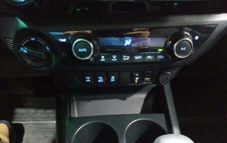 Toyota Hilux VIII, 2016 год, 2 830 000 рублей, 11 фотография