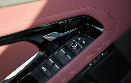 Land Rover Range Rover Evoque II, 2024 год, 5 599 000 рублей, 25 фотография