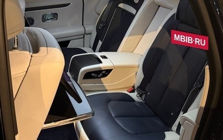 Rolls-Royce Ghost Series II рестайлинг, 2021 год, 27 000 000 рублей, 18 фотография