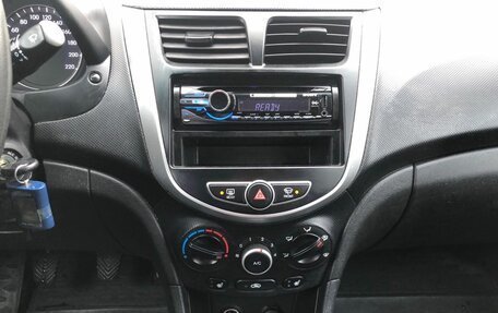 Hyundai Solaris II рестайлинг, 2011 год, 550 000 рублей, 12 фотография