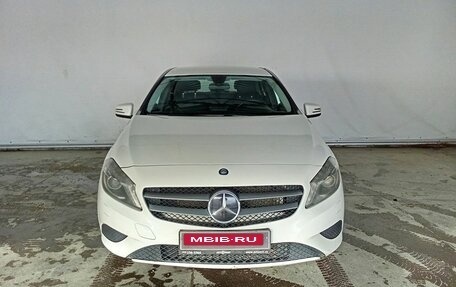 Mercedes-Benz A-Класс, 2015 год, 1 478 000 рублей, 2 фотография