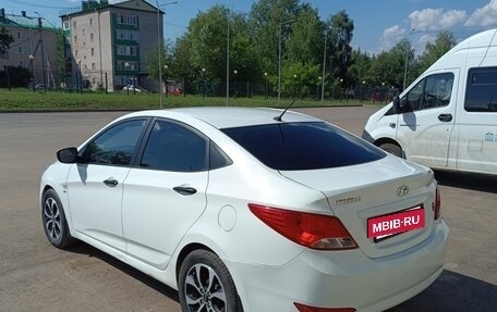 Hyundai Solaris II рестайлинг, 2015 год, 630 000 рублей, 3 фотография