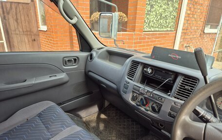 Nissan Caravan IV, 2001 год, 600 000 рублей, 13 фотография