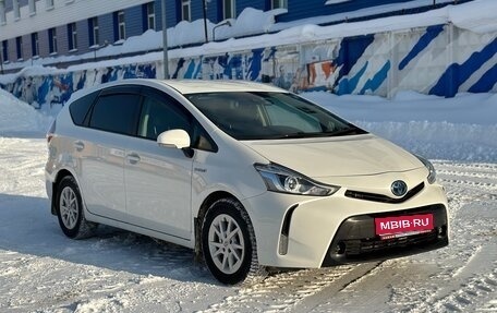 Toyota Prius Alpha I (ZVW40/41), 2019 год, 2 040 000 рублей, 1 фотография