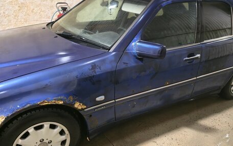 Mercedes-Benz C-Класс, 1999 год, 197 000 рублей, 3 фотография