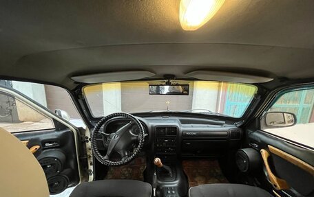 ГАЗ 31105 «Волга», 2004 год, 300 000 рублей, 10 фотография