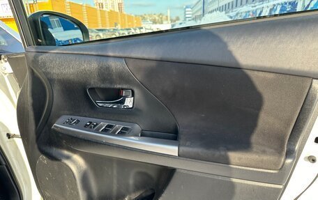 Toyota Prius Alpha I (ZVW40/41), 2019 год, 2 040 000 рублей, 20 фотография