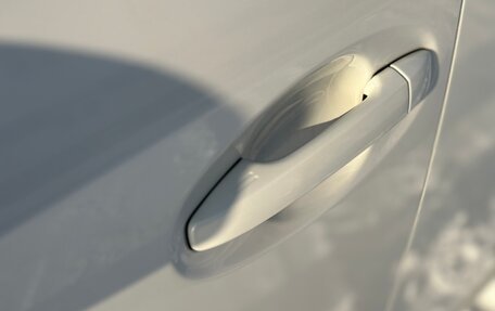 Toyota Prius Alpha I (ZVW40/41), 2019 год, 2 040 000 рублей, 26 фотография