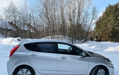 Hyundai Solaris II рестайлинг, 2012 год, 900 000 рублей, 5 фотография