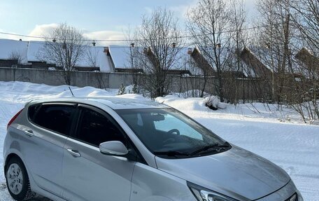 Hyundai Solaris II рестайлинг, 2012 год, 900 000 рублей, 4 фотография