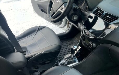 Hyundai Solaris II рестайлинг, 2012 год, 900 000 рублей, 19 фотография