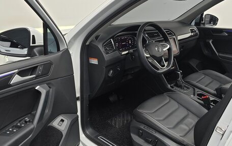 Volkswagen Tiguan II, 2023 год, 3 680 000 рублей, 12 фотография