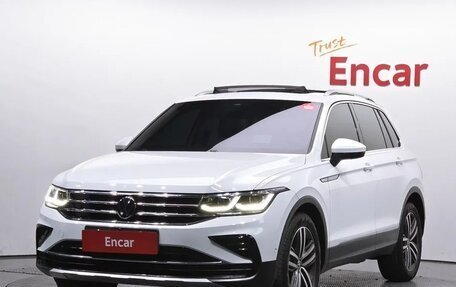 Volkswagen Tiguan II, 2023 год, 3 680 000 рублей, 15 фотография