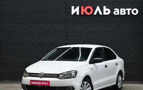 Volkswagen Polo VI (EU Market), 2013 год, 750 000 рублей, 1 фотография