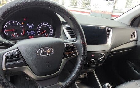 Hyundai Solaris II рестайлинг, 2018 год, 1 500 000 рублей, 5 фотография