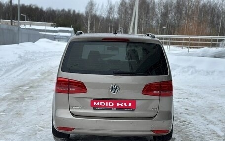 Volkswagen Touran III, 2013 год, 1 050 000 рублей, 5 фотография
