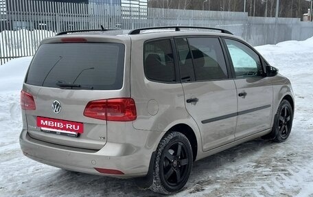 Volkswagen Touran III, 2013 год, 1 050 000 рублей, 6 фотография