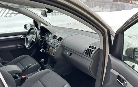 Volkswagen Touran III, 2013 год, 1 050 000 рублей, 18 фотография