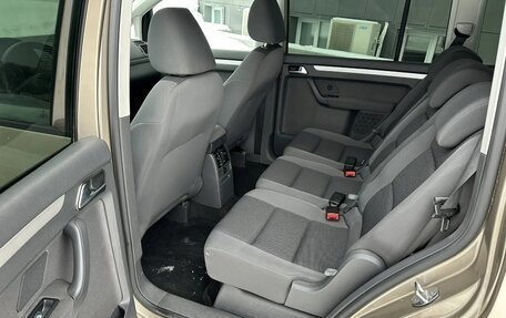 Volkswagen Touran III, 2013 год, 1 050 000 рублей, 16 фотография