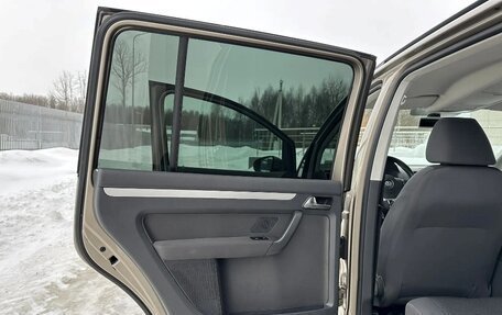 Volkswagen Touran III, 2013 год, 1 050 000 рублей, 25 фотография