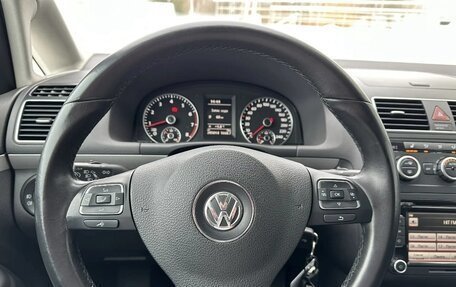 Volkswagen Touran III, 2013 год, 1 050 000 рублей, 30 фотография