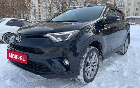 Toyota RAV4, 2017 год, 2 770 000 рублей, 13 фотография