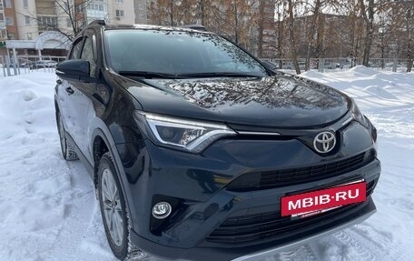 Toyota RAV4, 2017 год, 2 770 000 рублей, 14 фотография